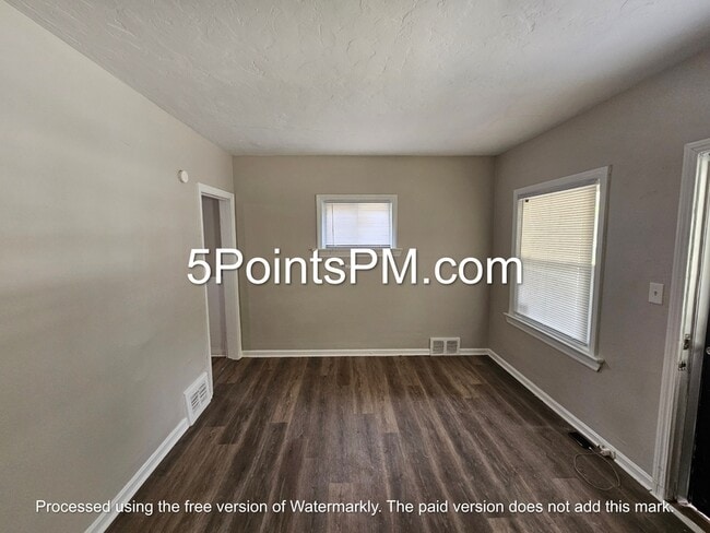 Photo - 4019 E 143rd St House