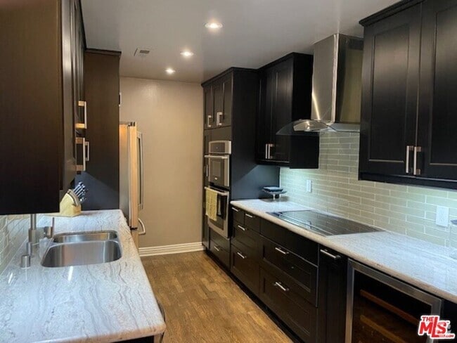 Building Photo - 2260 N Cahuenga Blvd Unit 502 Rental