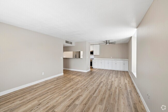 2BR, 2BA - 1,026SF - Living Room