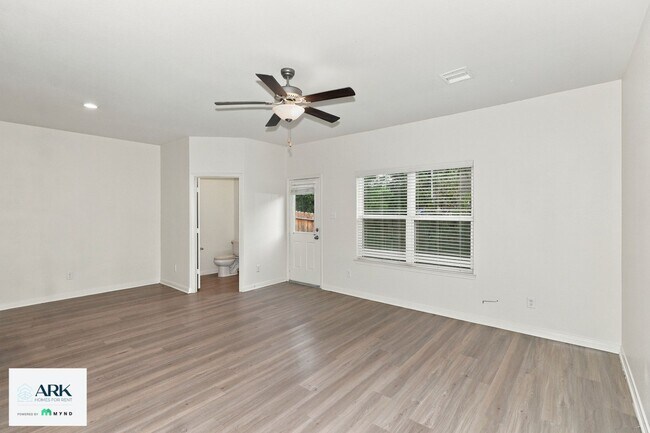 556 Solomon Ln
