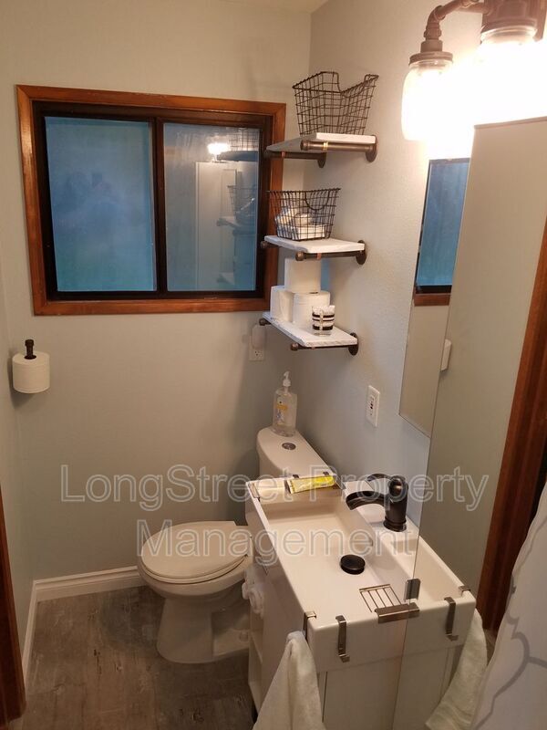 Photo - 2910 NW Miller Ln