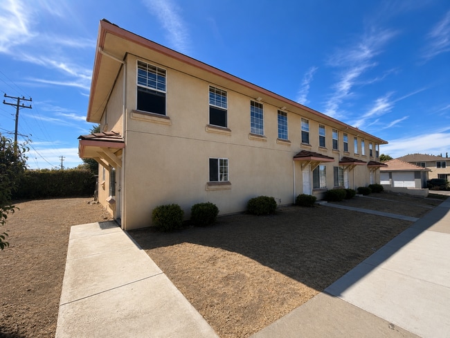 Building Photo - 1440 El Toro Dr Unit 1440-1