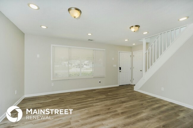 Photo - 9335 Donerail Way