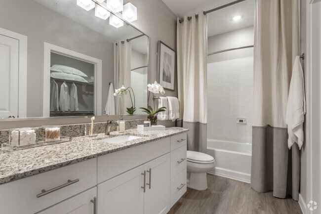2BR, 1.5BA - 1,072SF - First Bathroom - Territory at 2920