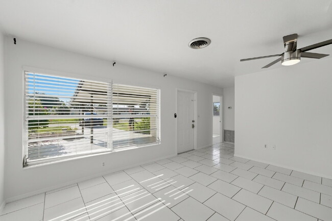 Photo - "Charming 2-Bedroom Duplex Retreat in North Port!" Unit A