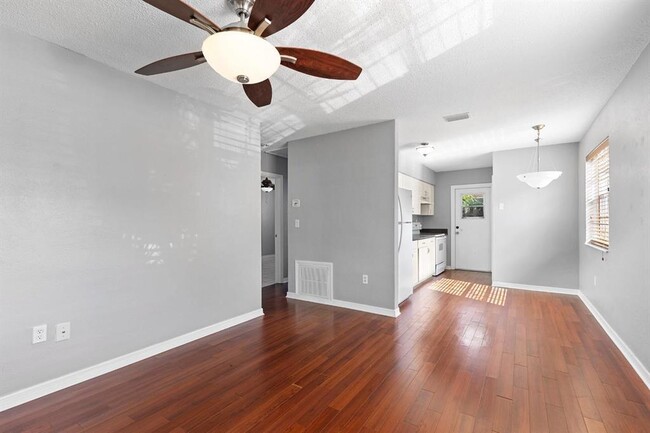 821 SW 4th St Unit 1