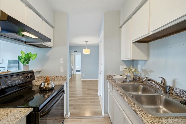 Building Photo - 8523 Hearth Dr Unit 35