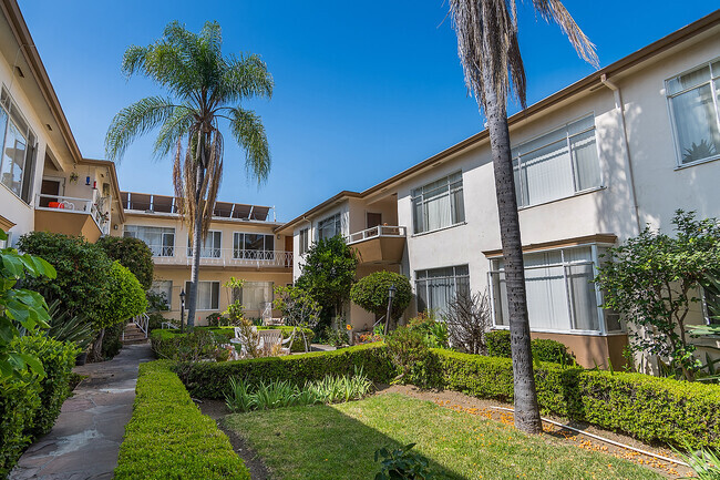 Building Photo - Franklin Palms Rental