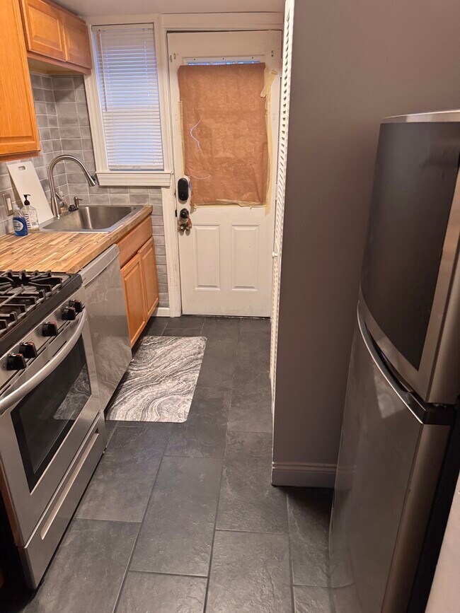 Photo - 1110 16th St NE