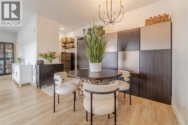 Photo - 3817 Howard Ave Unité 403