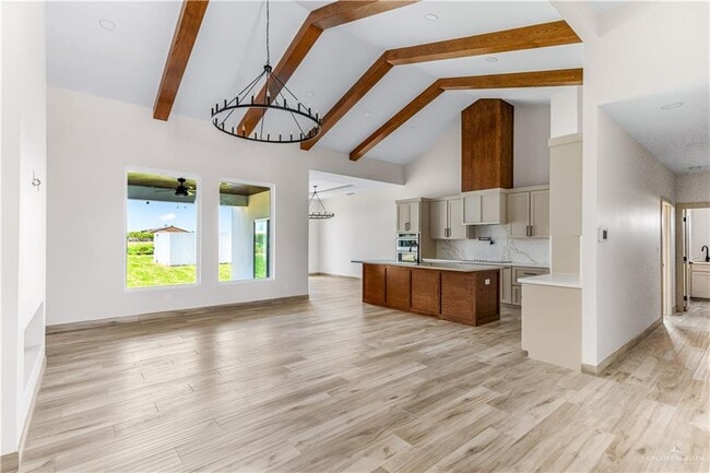 1200 Arechiga Dr
