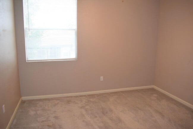 Photo - 5201 Laguna Oaks Dr