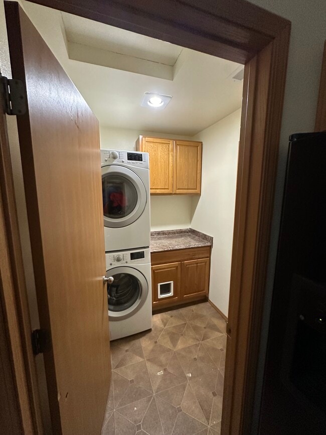 Photo - 7722 N Maple St