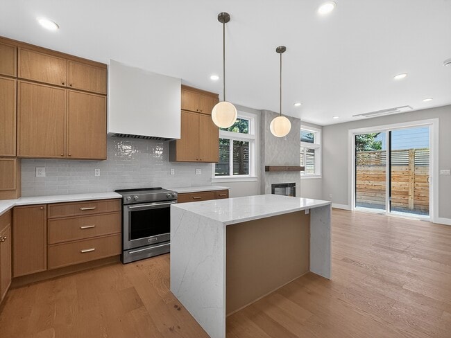 Photo - 5237 37th Ave NE