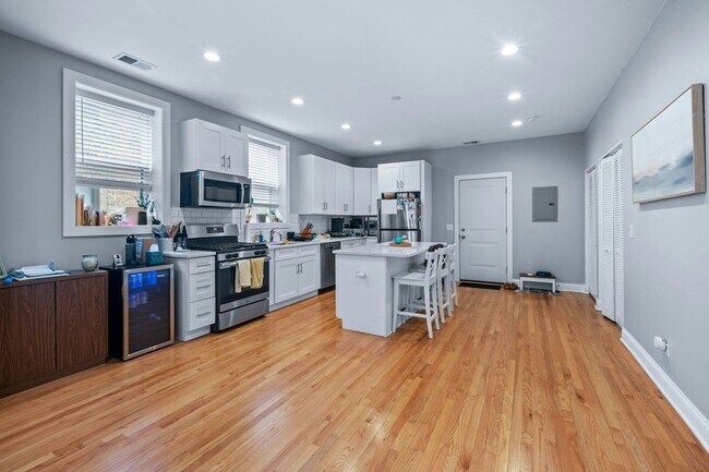 Photo - 612 W Stratford Pl Unit 2R