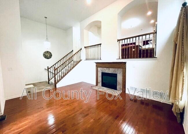 Photo - 459 Grosvenor Ln