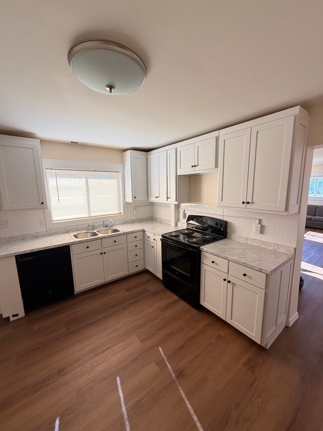Photo - 214 Perry St Unidad Blue Moose Rentals