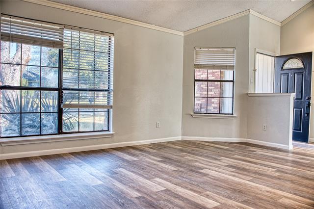 Photo - 1528 Mayflower Dr