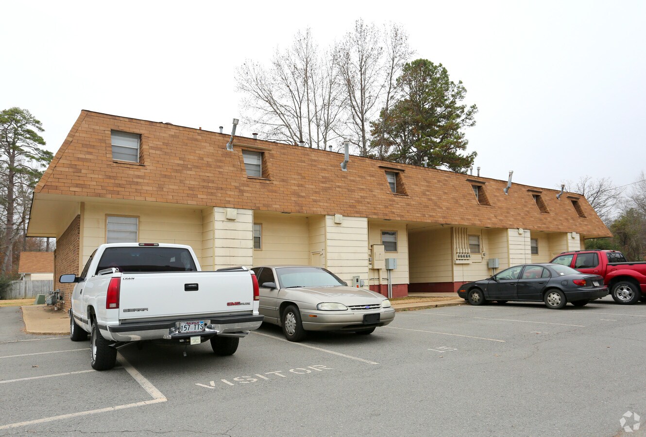 Photo - Longstreth Apartments