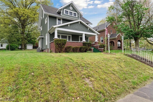 Photo - 193 N 1st St