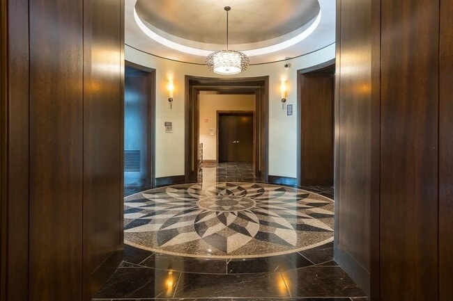 Photo - 7 Riverway