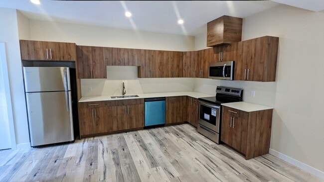 717-717 Jessie Ave Unit 3