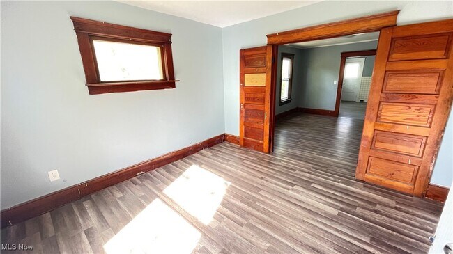 Building Photo - 4322 Bush Ave Unit Up