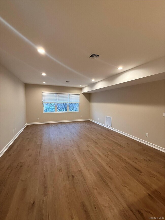 Photo - 122 Greenwich Ave Unit 404