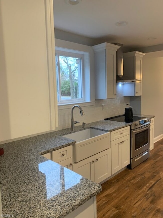 Photo - 186 Horseneck Rd