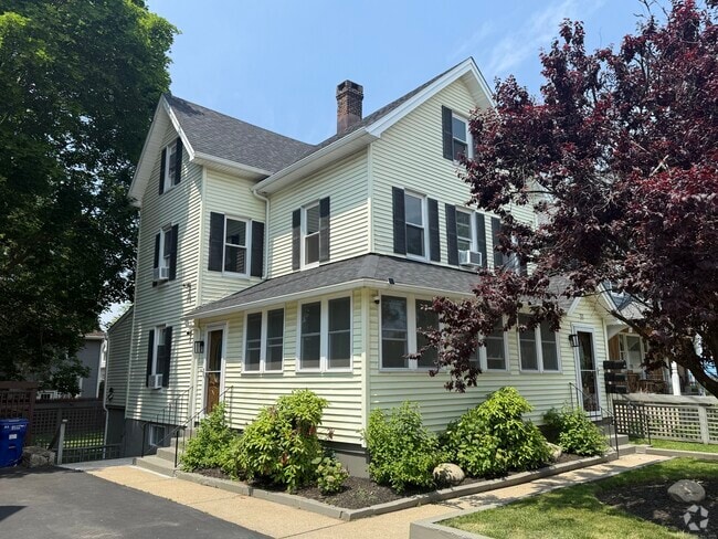 Building Photo - 37 Quintard Ave Unit 2 Rental