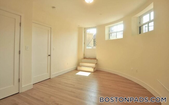 Photo - 877 Beacon St Unit 1