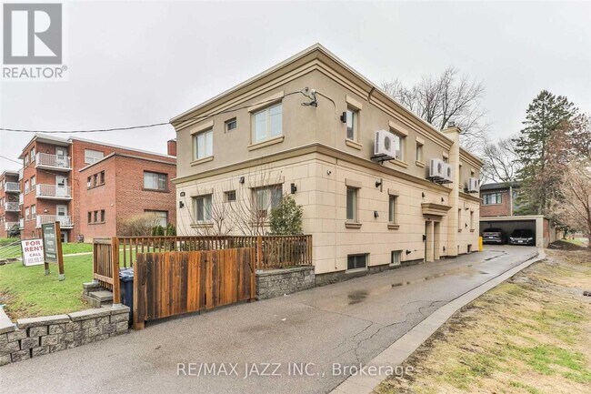 Photo - 1303 Bayview Ave Unité 103