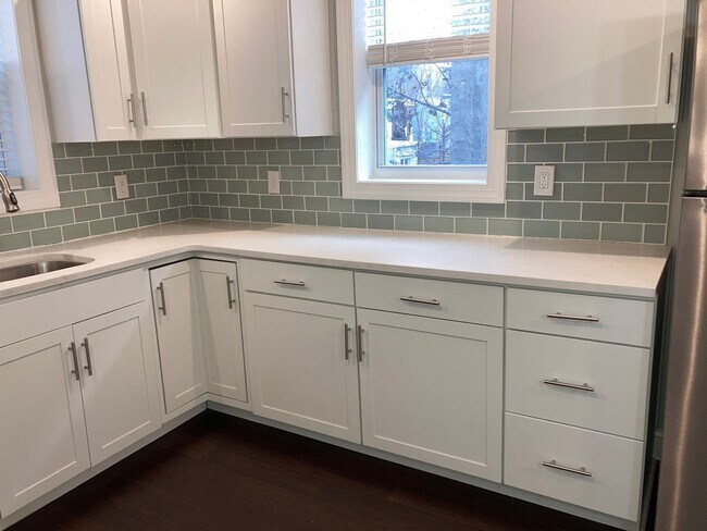 Photo - 2225 W Thompson St Unit B