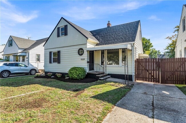 Photo - 24330 Glenforest Rd