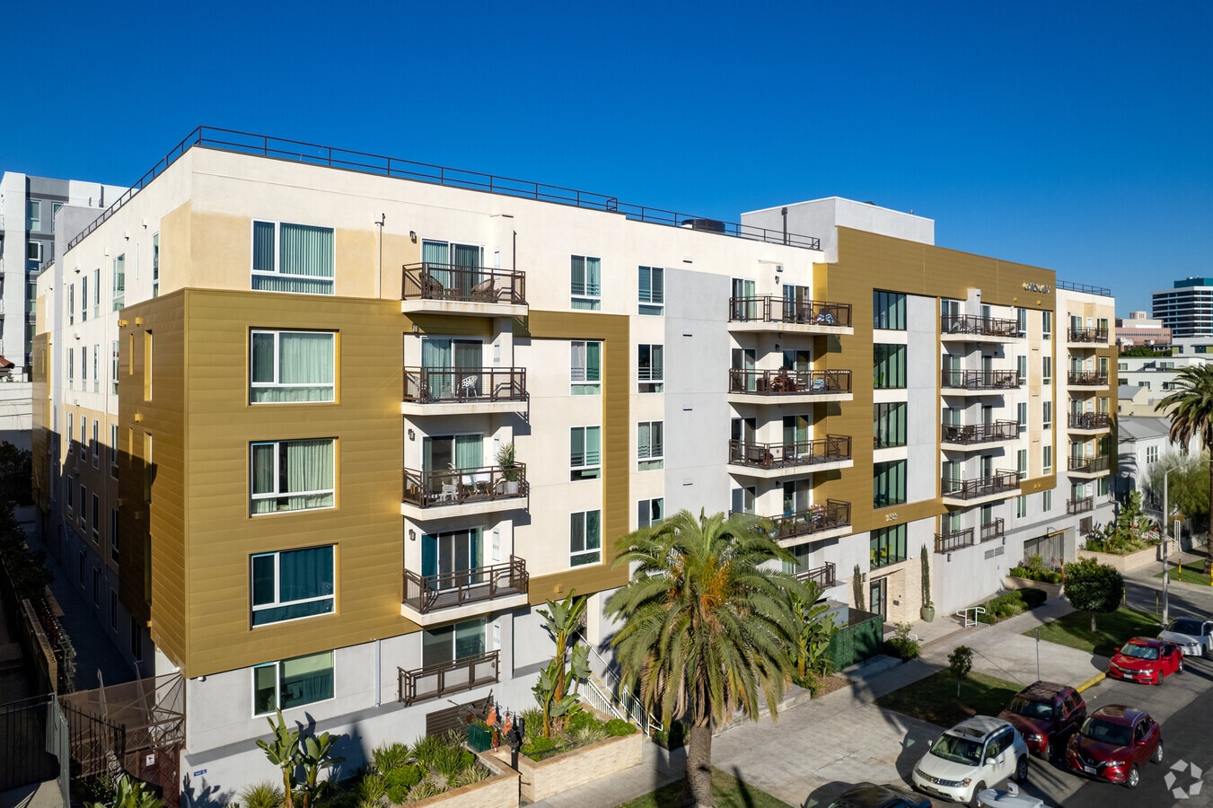 2939 Leeward Ave - Golden Galaxy Plaza Condominiums