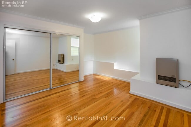 Photo - 1053A Fell St