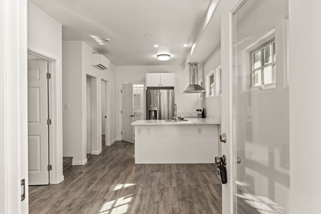 Photo - 931 W 23rd St Unit 931