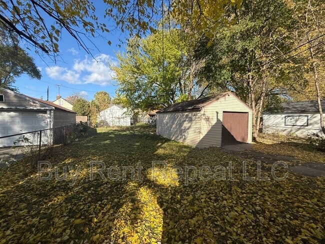 Photo - 12735 Vernon Ave