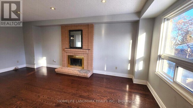 Photo - 200 Forsyth Rd