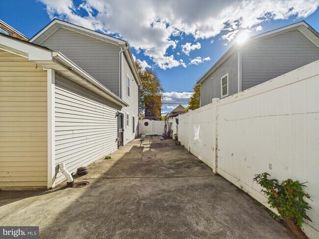 Photo - 3951 Aspen St