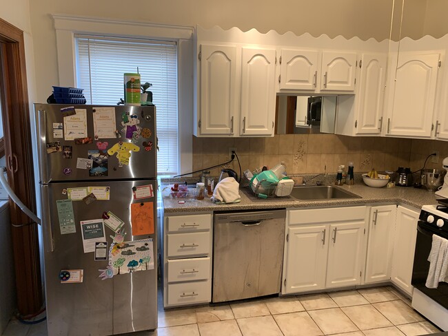 Building Photo - 39 Farquhar St Unit 3