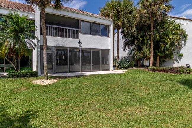 Photo - 2451 Presidential Way Unidad A