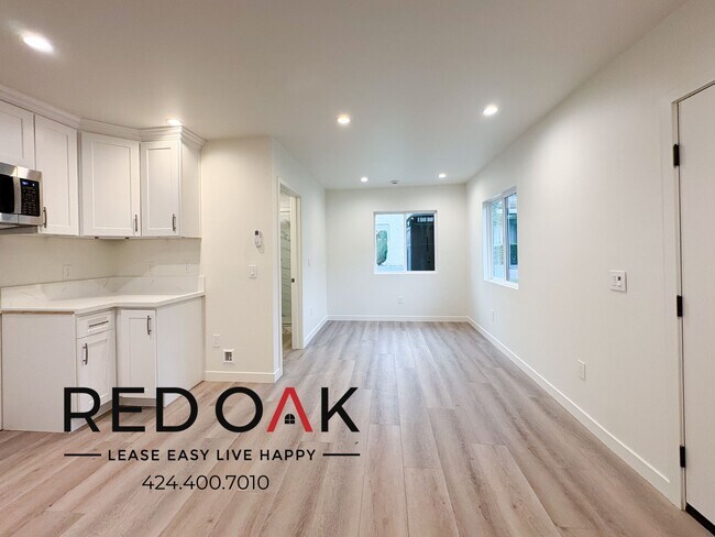 Photo - 750 W Bonita Ave Unit B