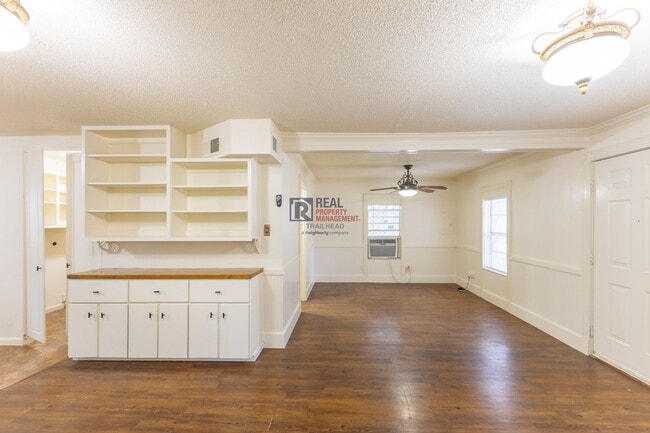Photo - Distinctive Glen Rose Home with Large Rooms, Fenced Yard & Covered Parking