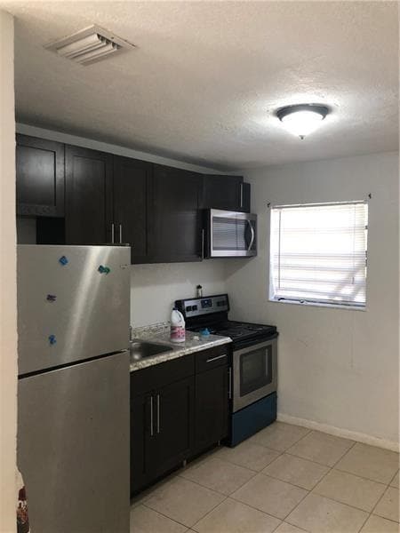 Building Photo - 1448 W 33rd St Rental