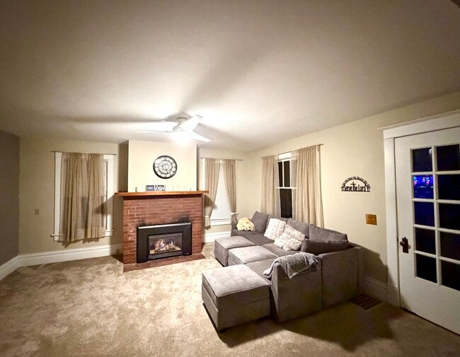 Photo - 323 S Janesville St