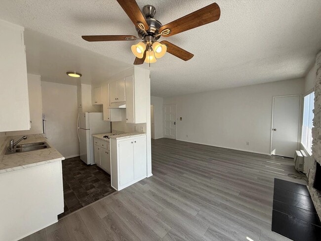 Photo - 10856 Rose Avenue,