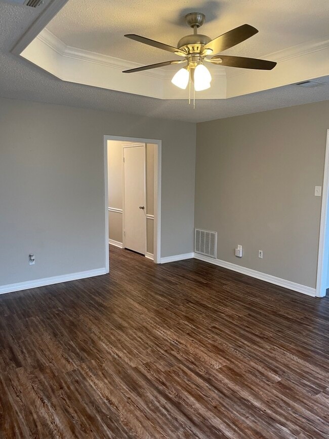 Photo - 15 McArthur Dr