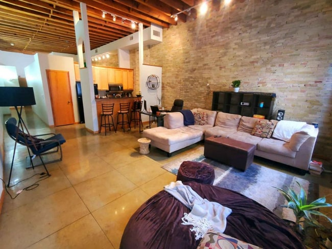 Photo - 773 N Water St