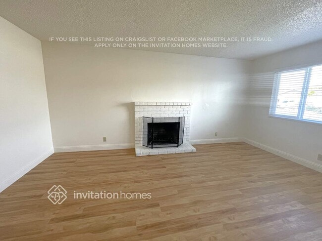 Photo - 340 Pembroke Dr